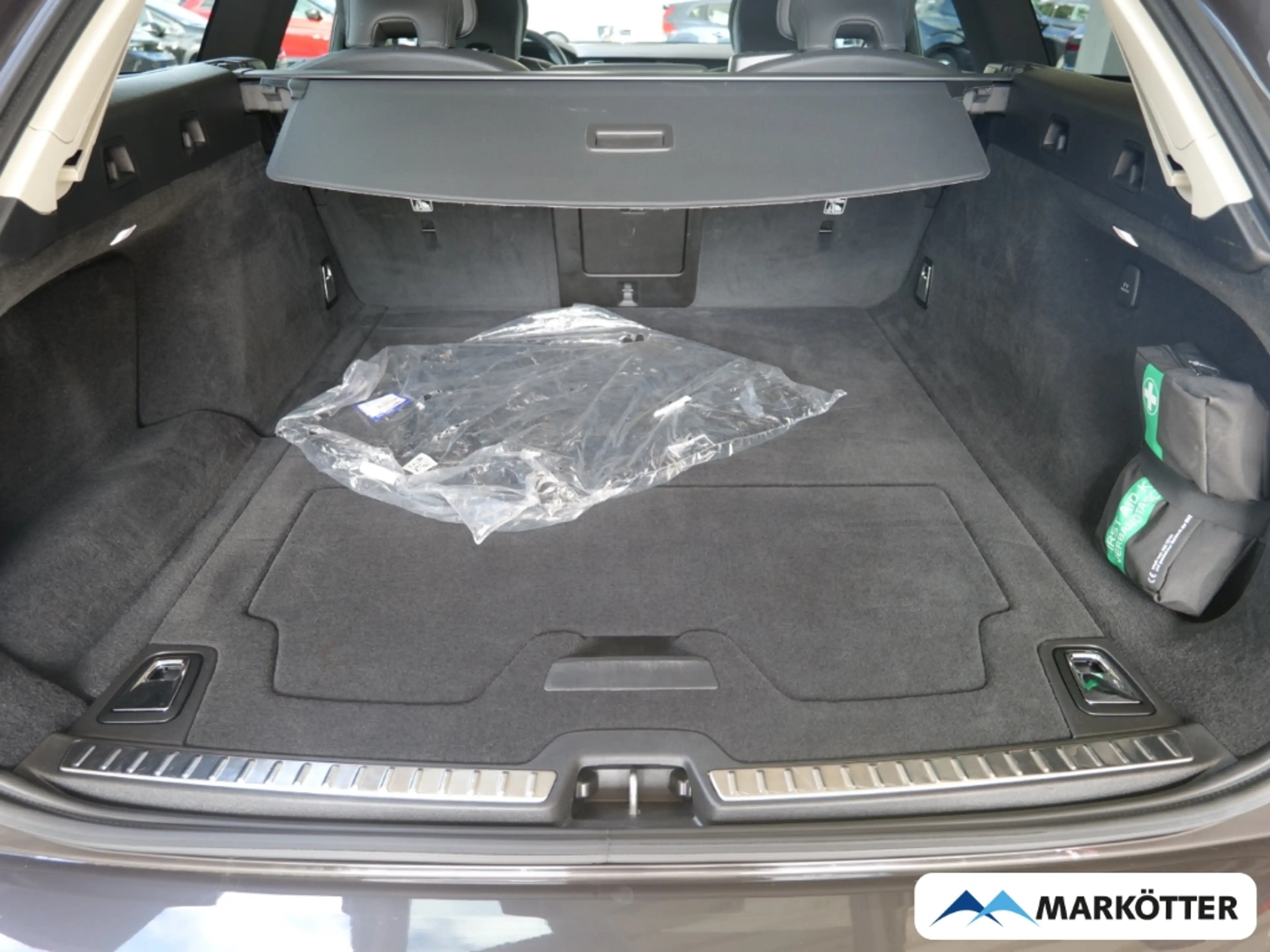 Volvo V90 T6 AWD Plus Dark Recharge AHK/ACC/360°/H&K — photo 15