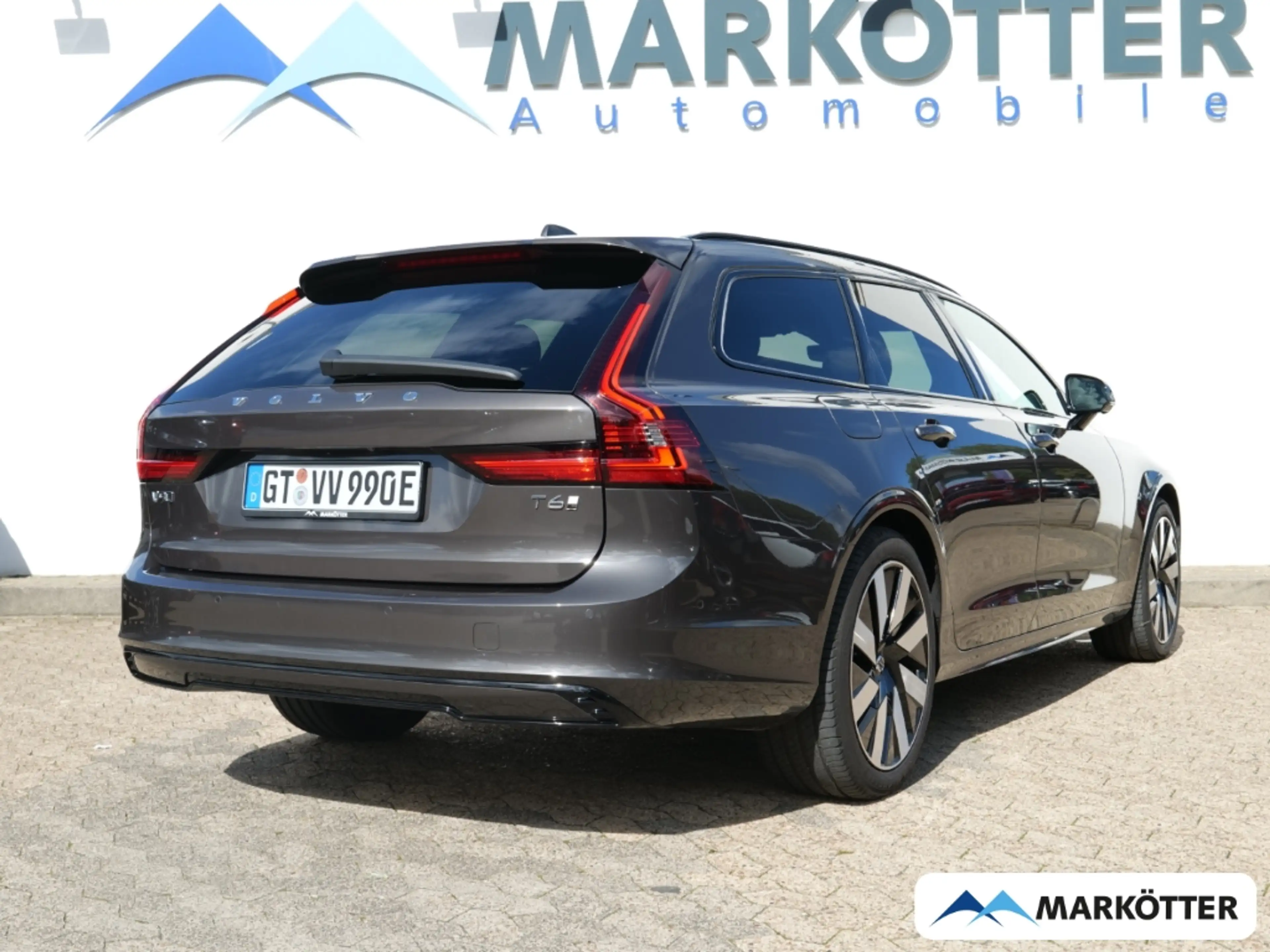 Volvo V90 T6 AWD Plus Dark Recharge AHK/ACC/360°/H&K — photo 3