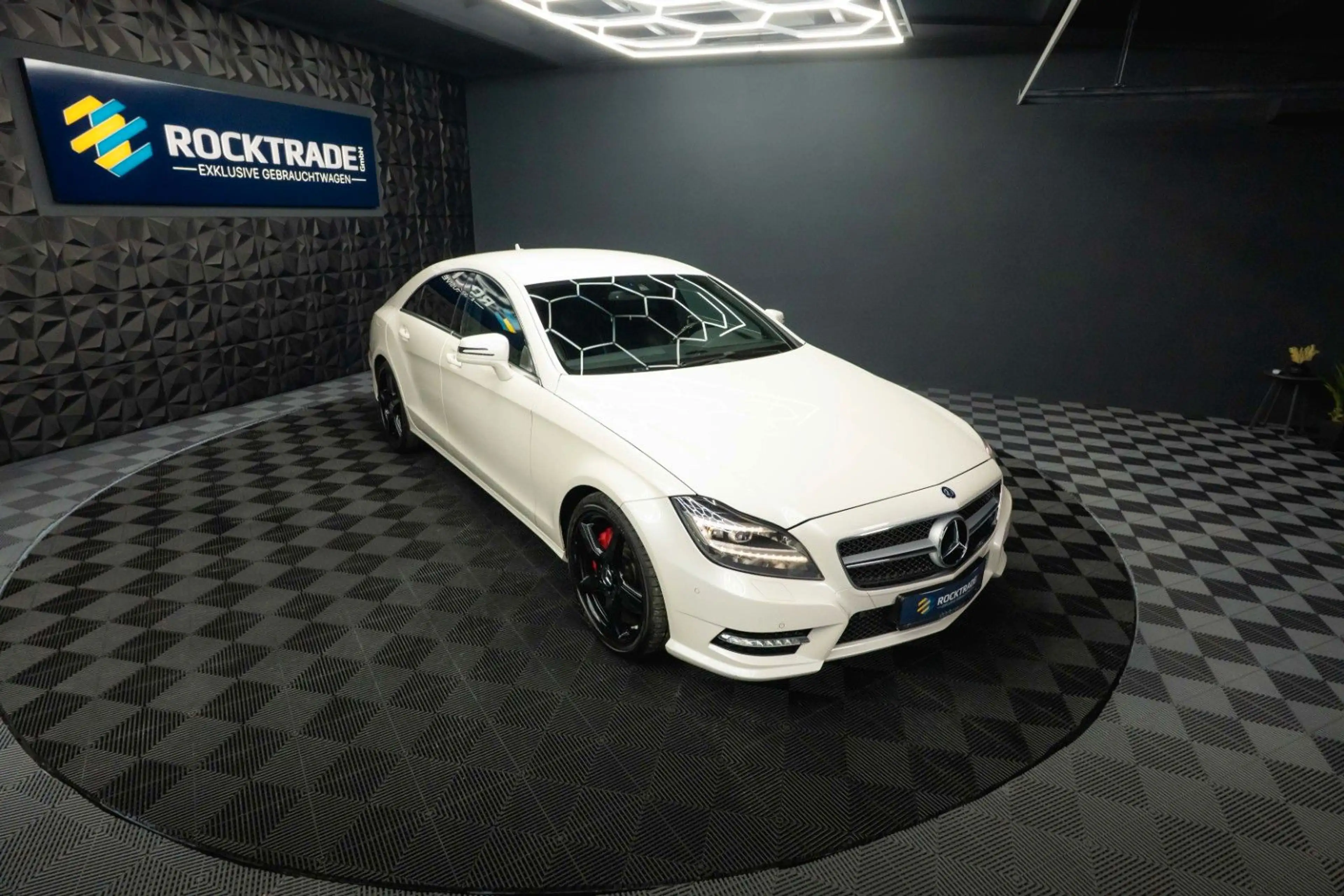 Mercedes-Benz CLS 350 CDI BlueEfficiency AMG Line | LED | H&K — photo 9