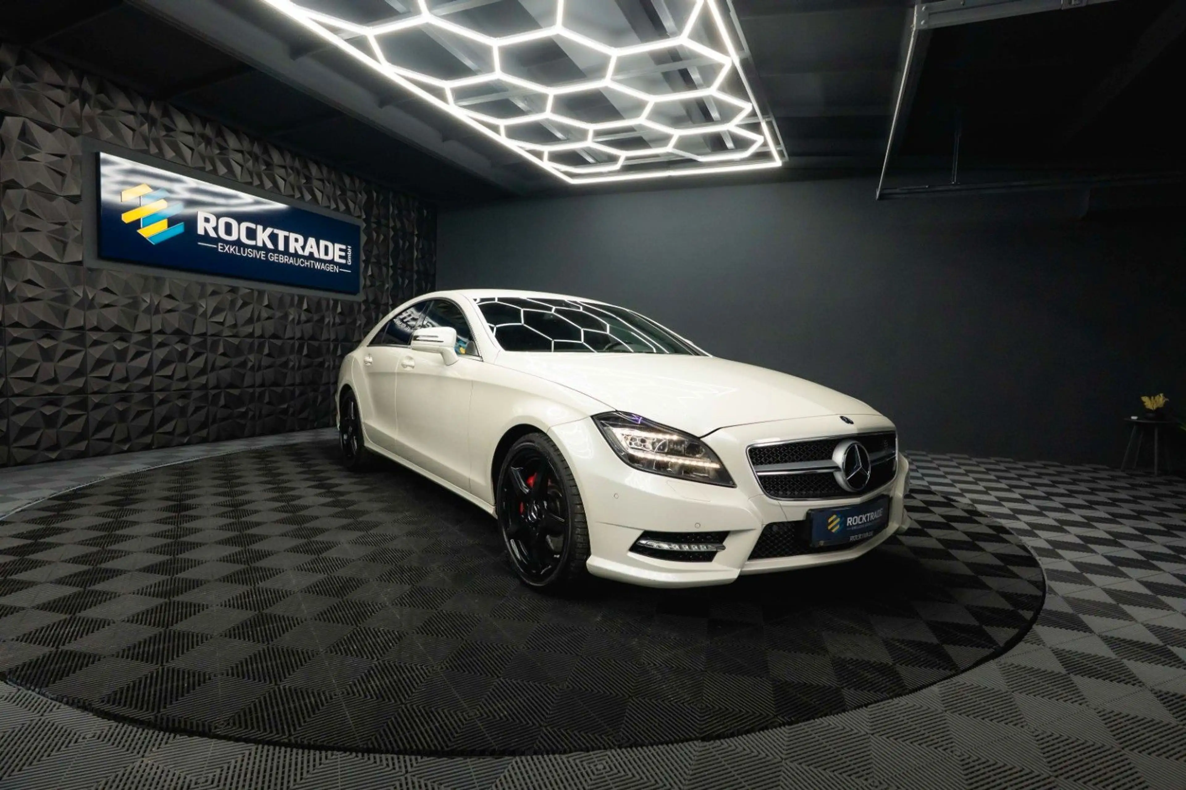 Mercedes-Benz CLS 350 CDI BlueEfficiency AMG Line | LED | H&K — photo 8