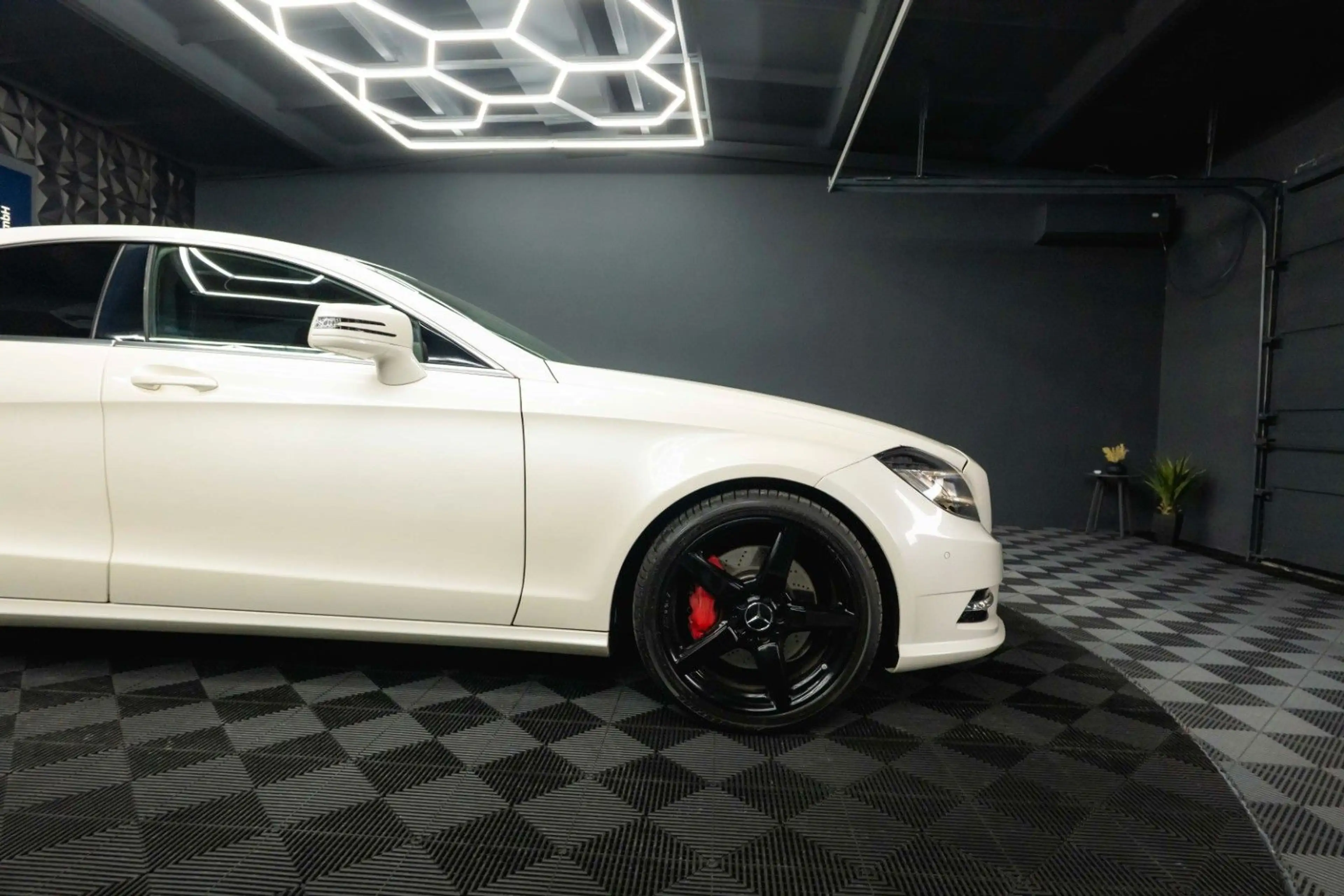 Mercedes-Benz CLS 350 CDI BlueEfficiency AMG Line | LED | H&K — photo 12
