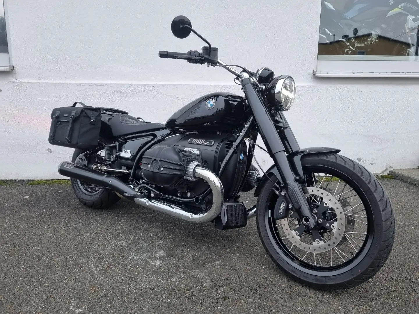 BMW R 18 Black Beauty Schwarz - 2