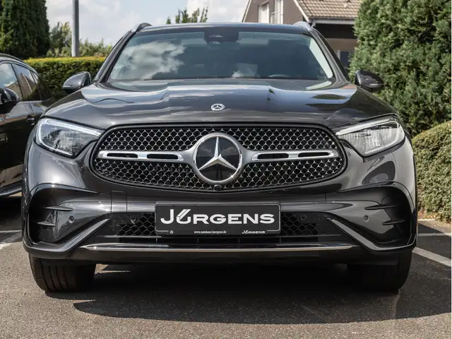 Mercedes-Benz 300 view 3
