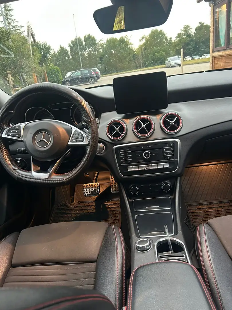 Mercedes-Benz 200 premium - 2