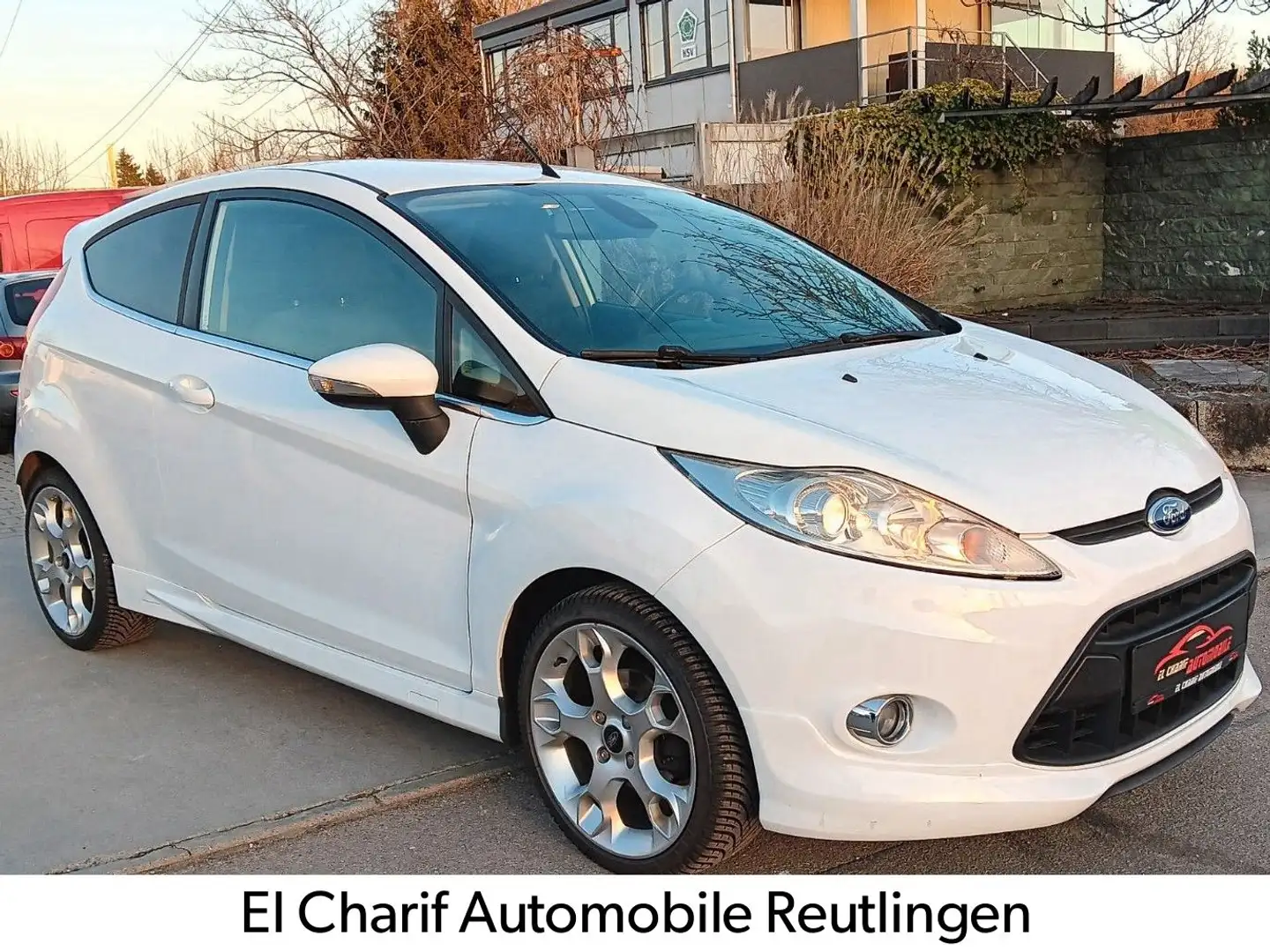 Ford Fiesta Titanium Weiß - 1