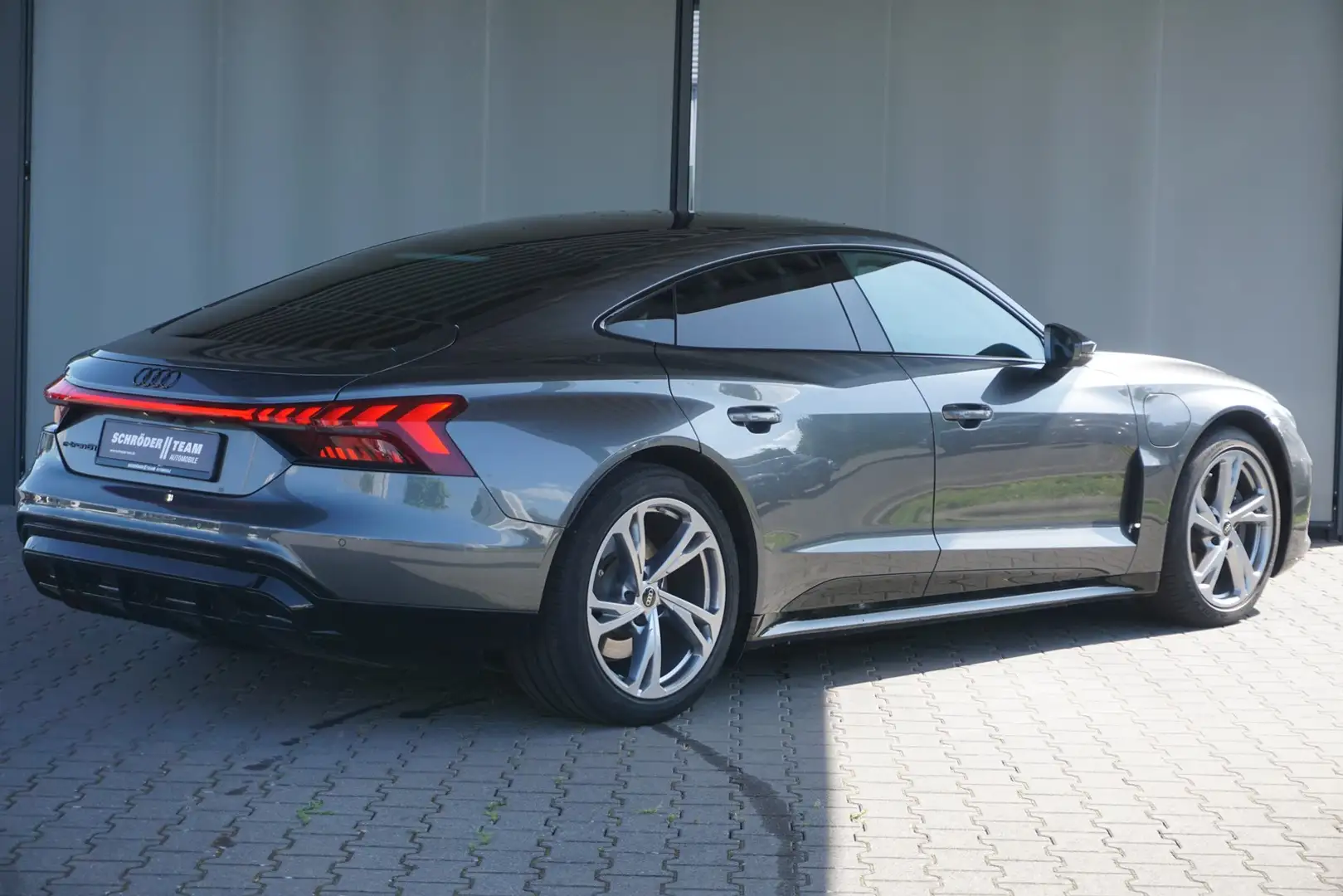 Audi e-tron GT quattro BO Kamera Pano Grigio - 2