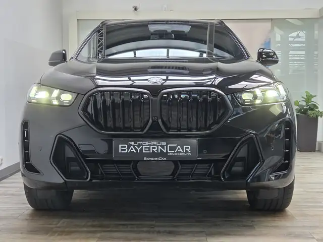BMW X6 view 2