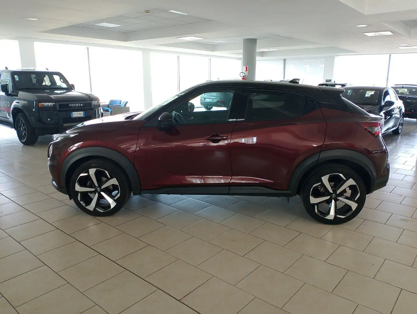 Nissan Juke 2ª serie 1.0 DIG-T 114 CV N-Connecta Rosso - 2