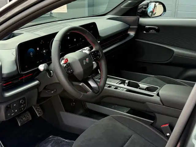 Hyundai Ioniq 6 view 10