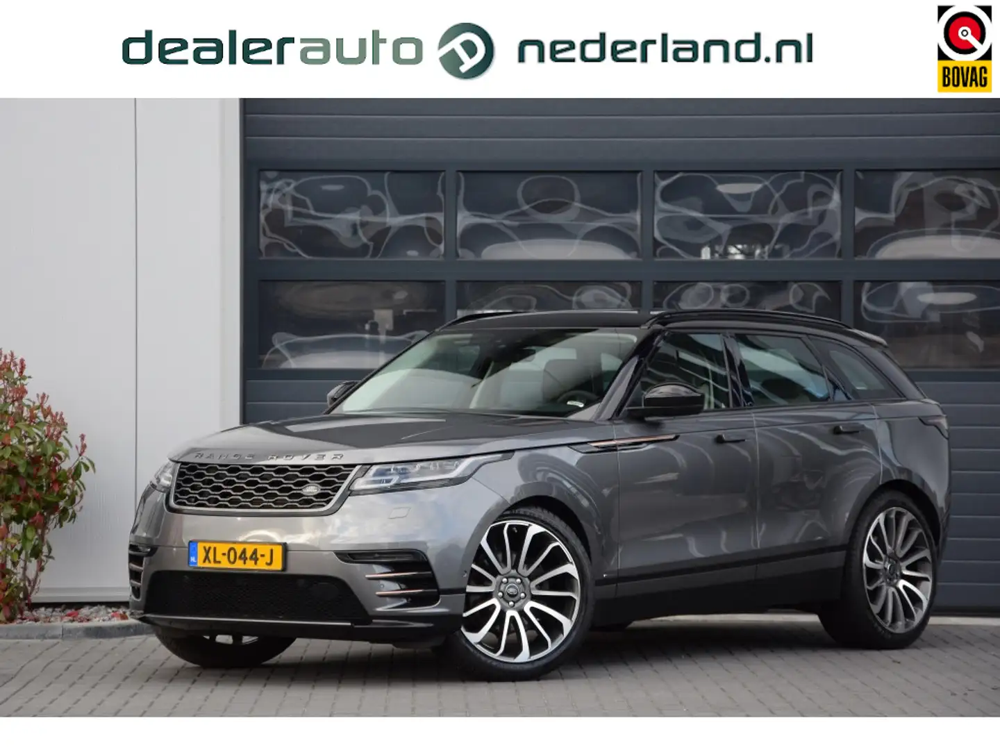 Land Rover Range Rover Velar 2.0 P300 Turbo AWD R-Dynamic SE | Massage-ventilat Grijs - 1
