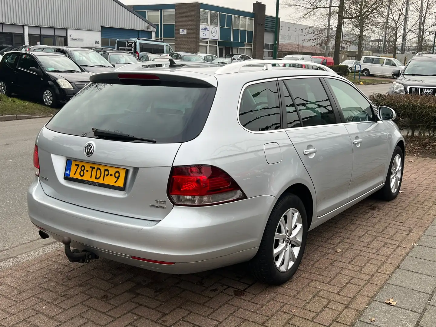 Volkswagen Golf Variant 1.2 TSI Comfortline BlueMotion Grau - 2