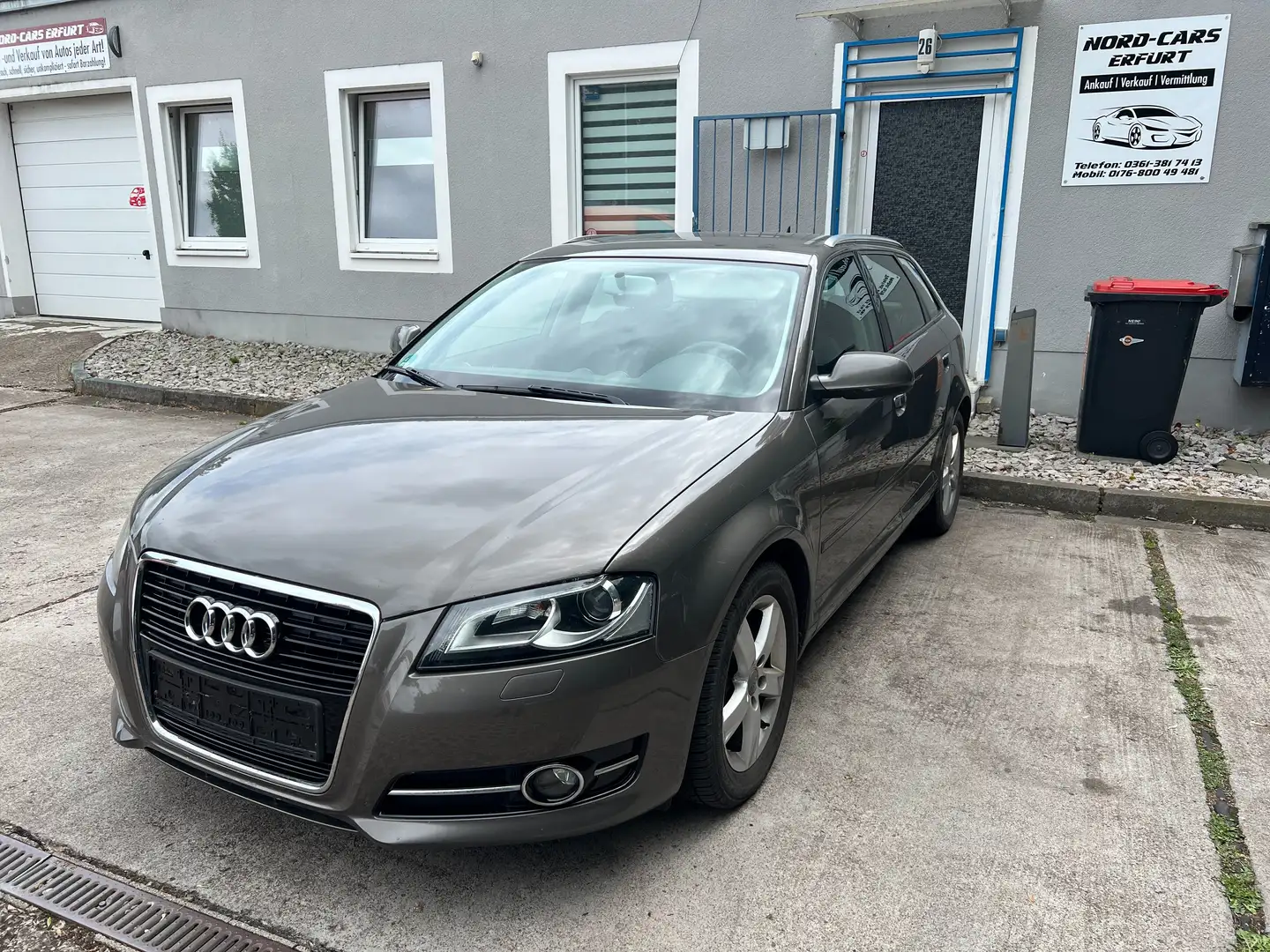 Audi A3 2.0 TDI Ambition (103kW)Navi*Klima*TÜV* Grijs - 1