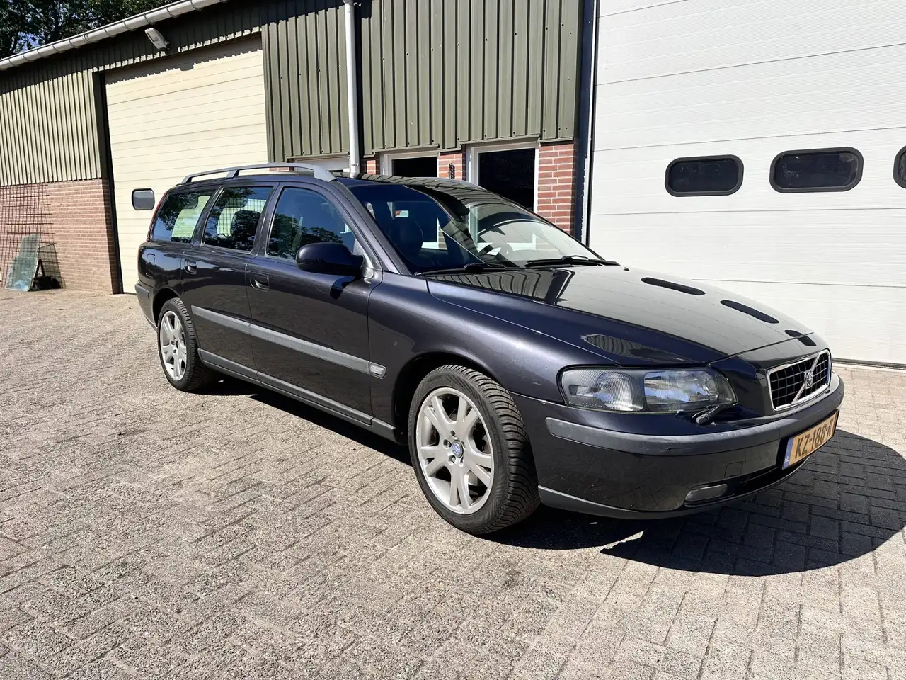 Volvo V70 2.4 T Comfort Line, foto 1