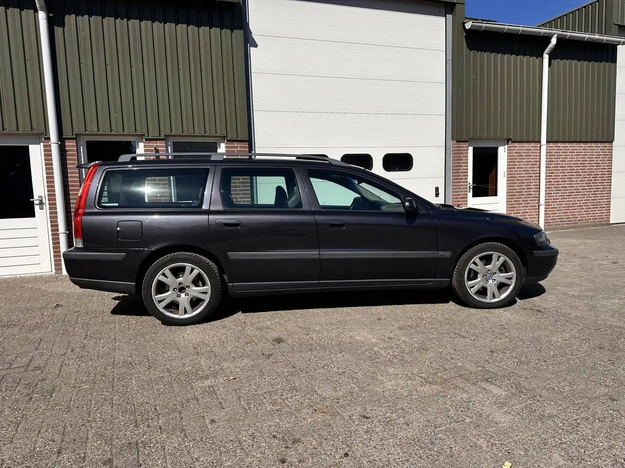 Volvo V70 2.4 T Comfort Line, foto 3