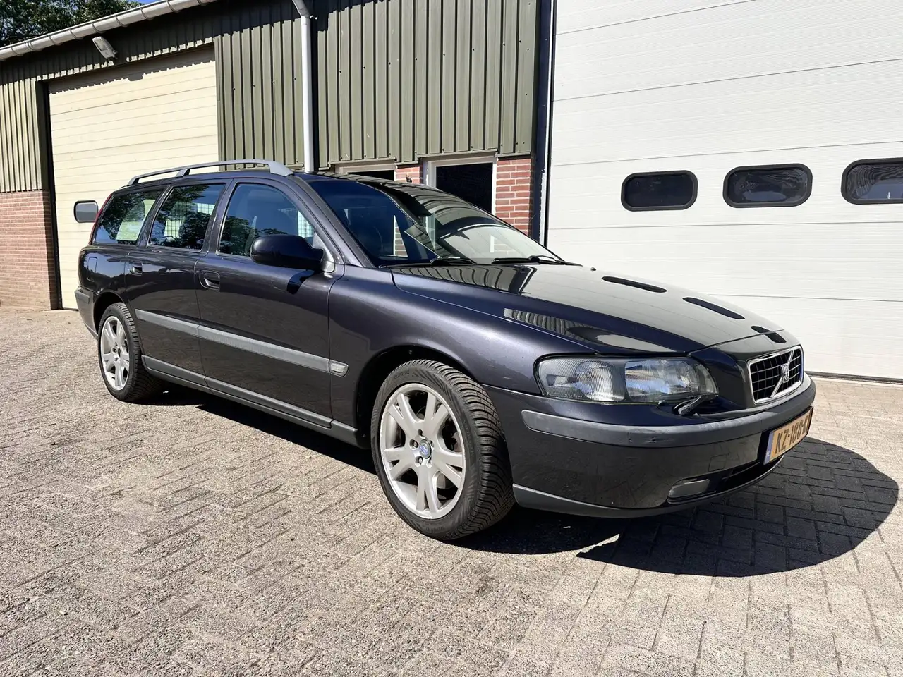 Volvo V70 2.4 T Comfort Line, foto 2