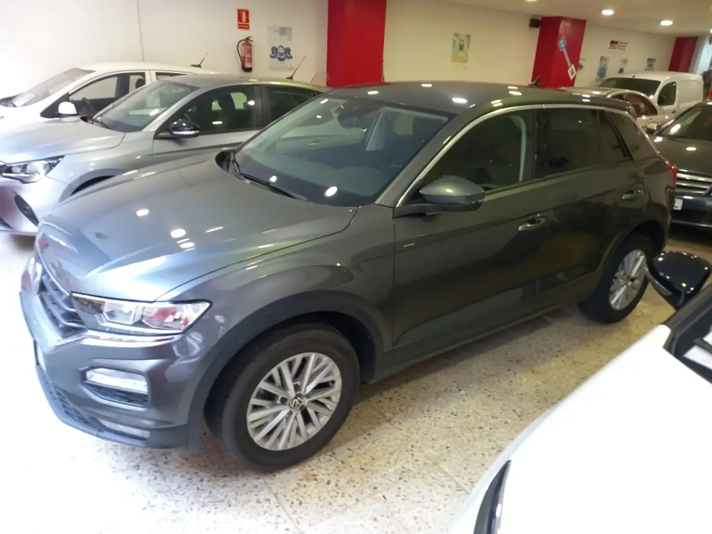 Volkswagen T-Roc 1.0 TSI Edition 81kW Gris - 2