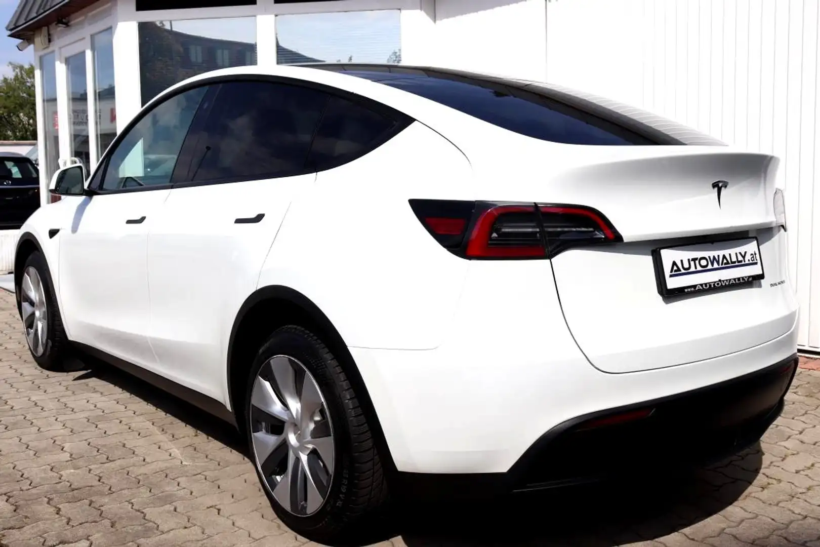 Tesla Model Y Long Range Dual AWD Weiß - 2