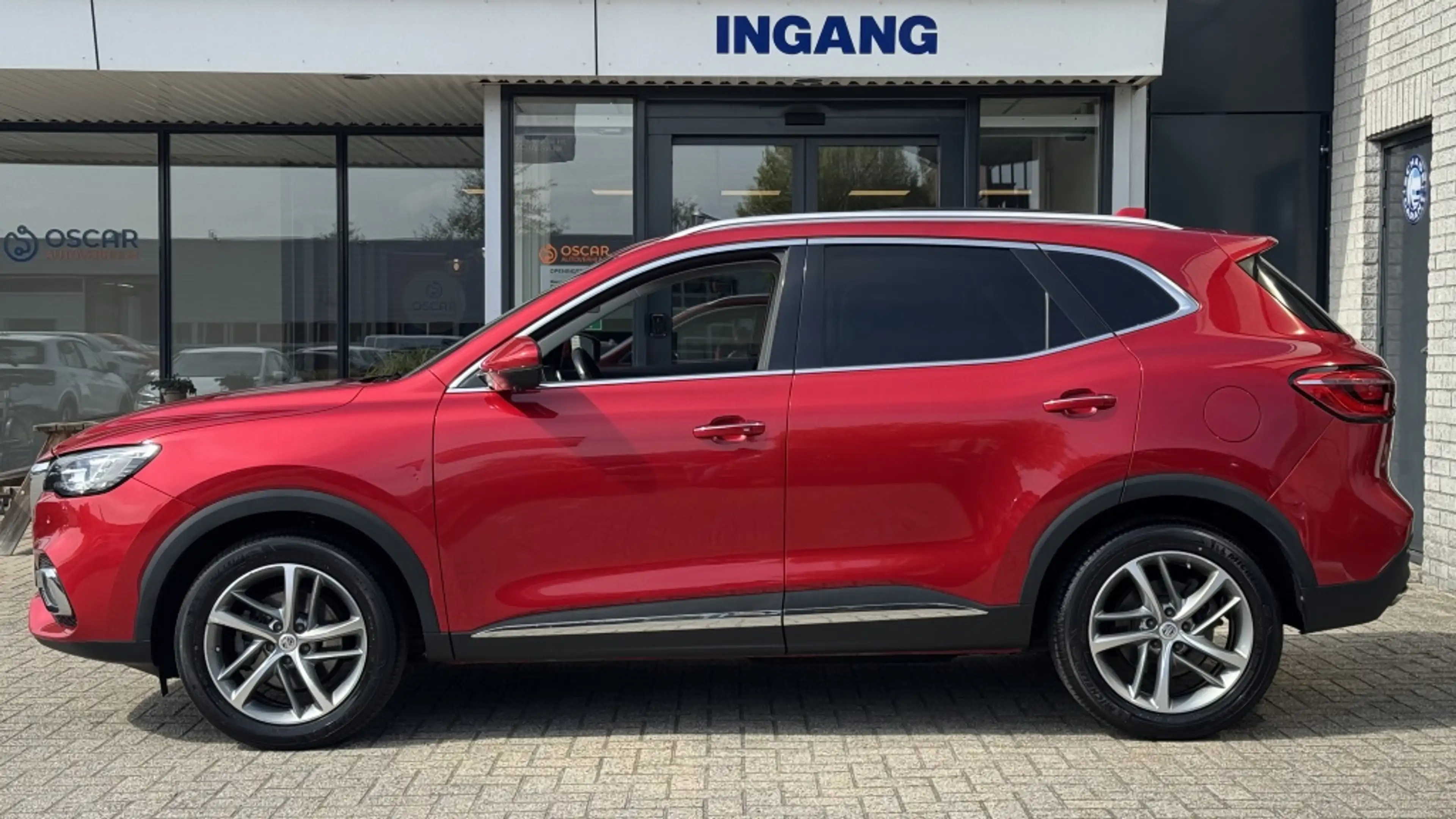 MG EHS 1.5 TGDI Luxury — photo 2