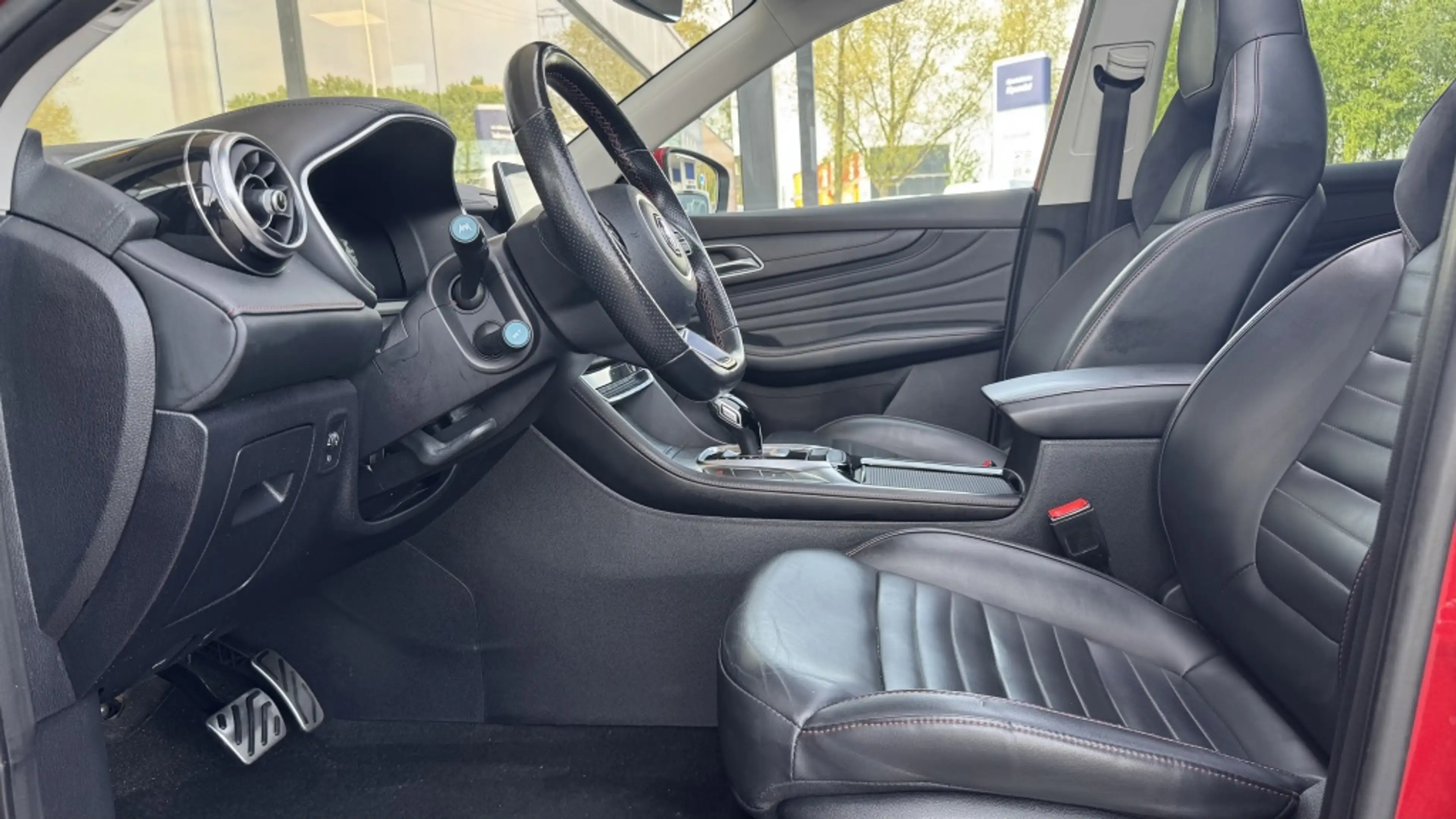 MG EHS 1.5 TGDI Luxury — photo 8