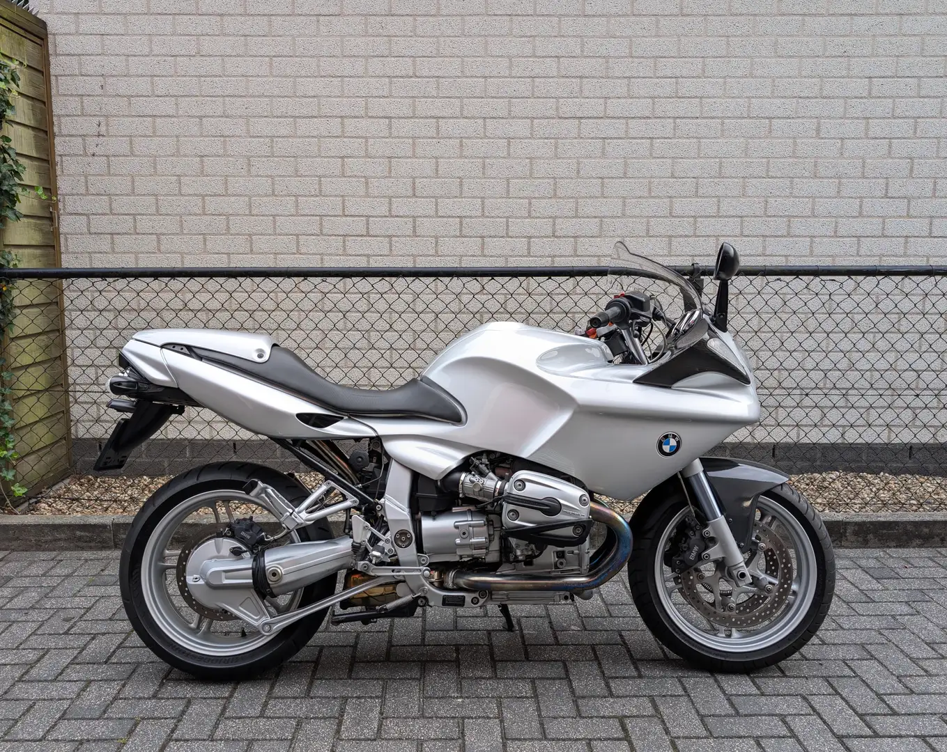 BMW R 1100 S 2004 | Sportuitvoering | NIEUWSTAAT | 31.483 km Grijs - 1