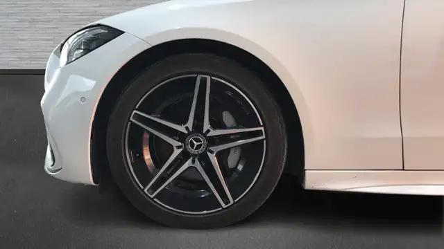 Mercedes-Benz C-Class view 5