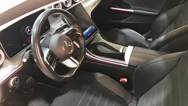 Mercedes-Benz C-Class view 6