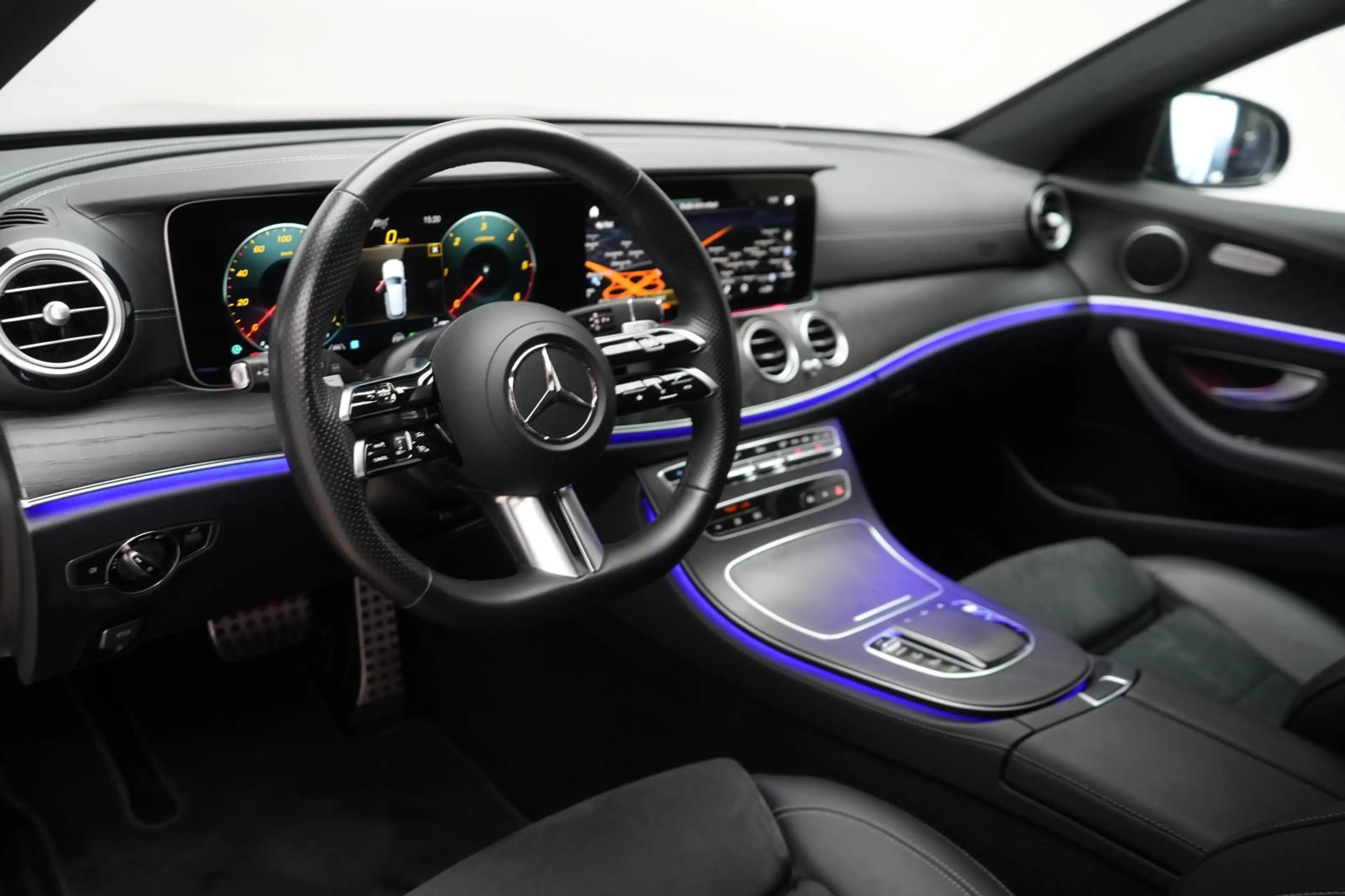 Mercedes-Benz E 300 d 4Matic T AMG Line Luft/Kamera/Alcantara — photo 15