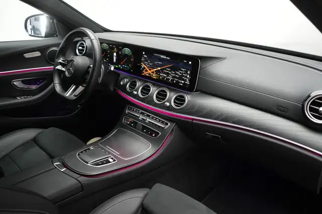 Mercedes-Benz 300 view 8