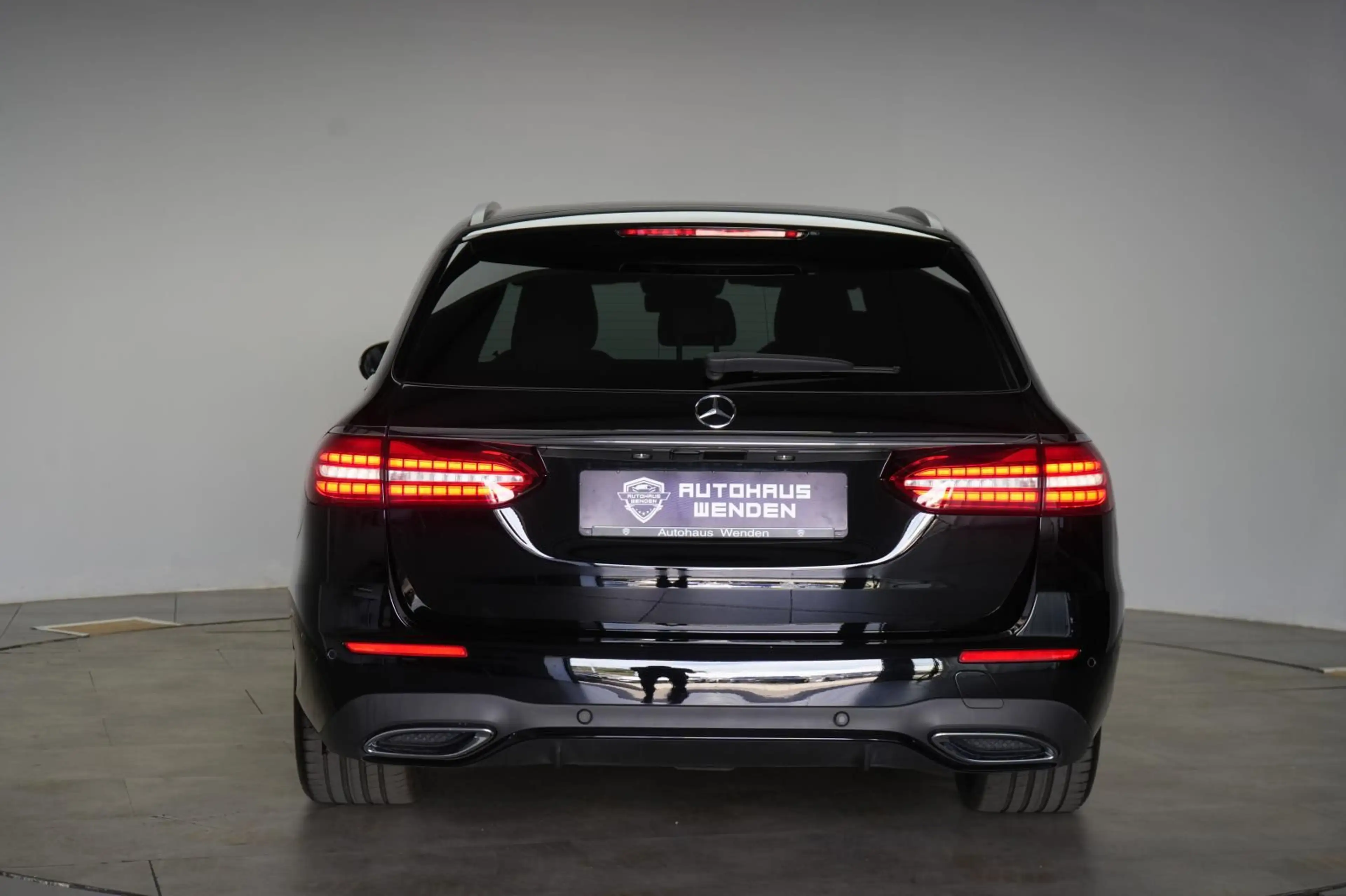 Mercedes-Benz E 300 d 4Matic T AMG Line Luft/Kamera/Alcantara — photo 5