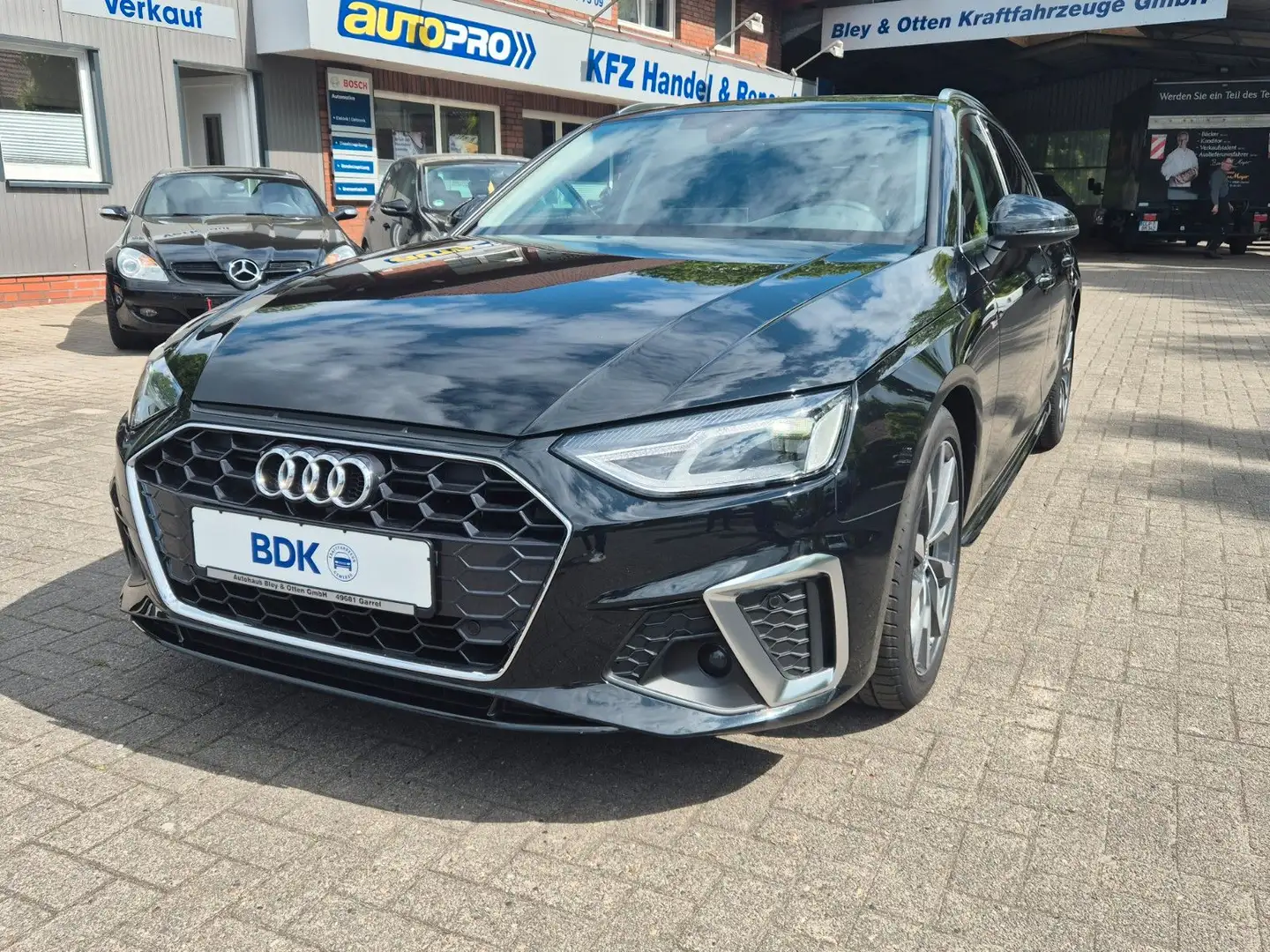Audi A4 Avant 35 TDI S line S-tronic Business-Paket Schwarz - 2