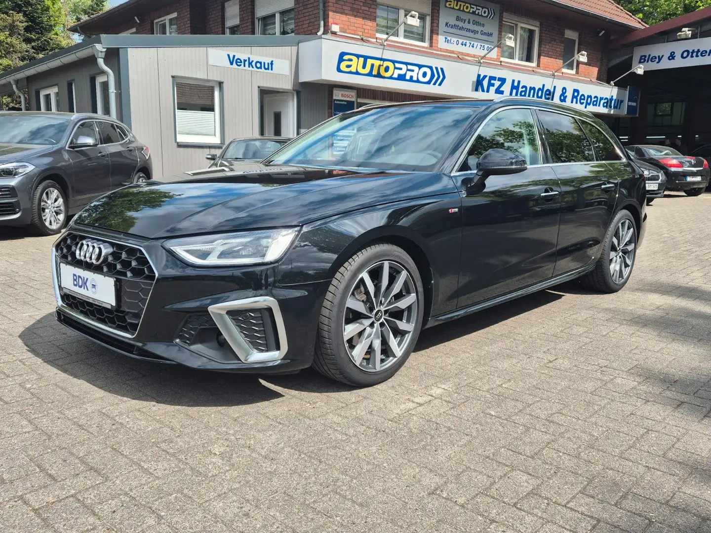 Audi A4 Avant 35 TDI S line S-tronic Business-Paket Schwarz - 1