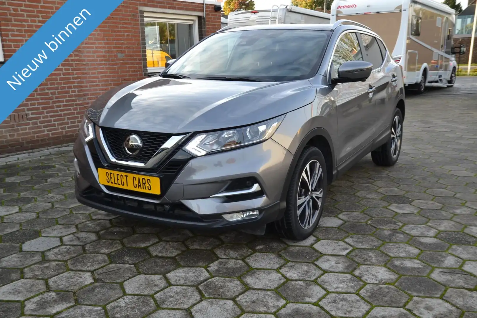 Nissan Qashqai 1.3 DIG-T N-Connecta tekna 1e eigenaar 2021 18,000 Grijs - 1