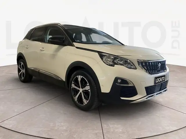 Peugeot 3008 view 3