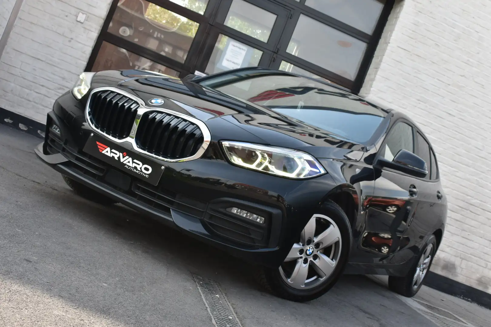 BMW 118 118i Aut. Car Play / Cruise / PDC / Garantie Noir - 1