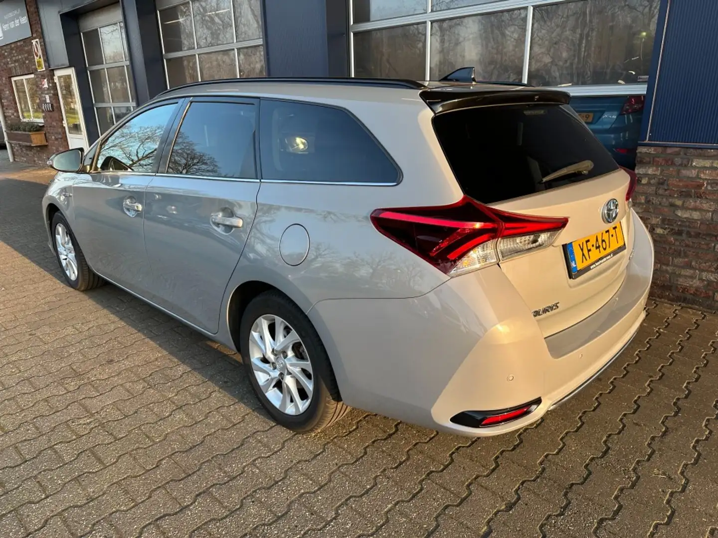 Toyota Auris 1.8 HYBR. ENERGY + NAVI. CAMERA. ALL. IN. Grigio - 2