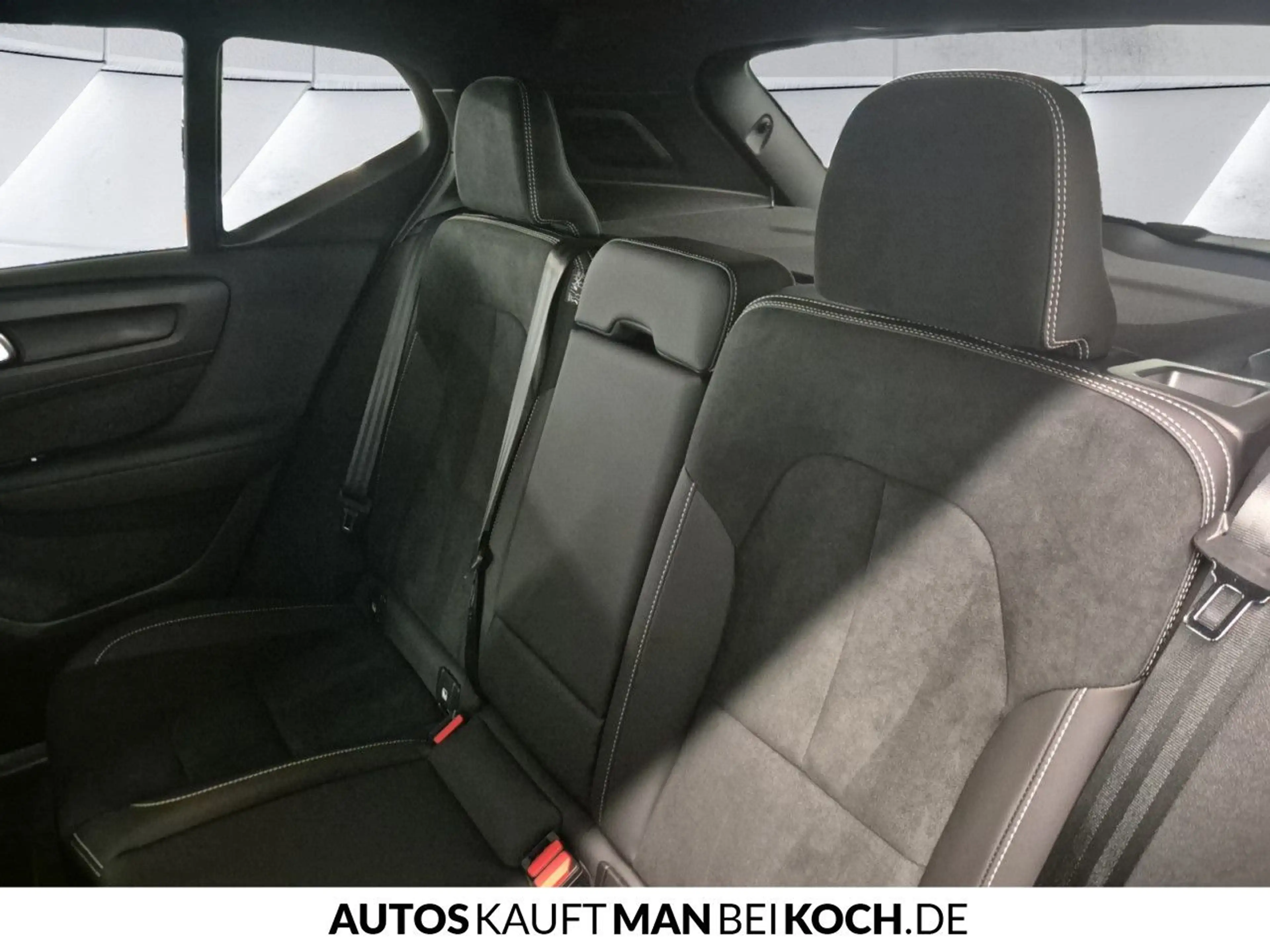 Volvo XC40 B3 Plus Dark ACC BLIS H/K 360° Notrad SHZ — photo 7