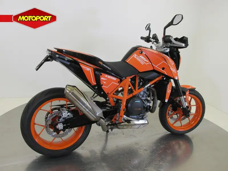 KTM 690 Duke - foto 5