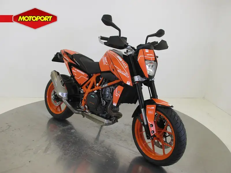KTM 690 Duke - foto 2