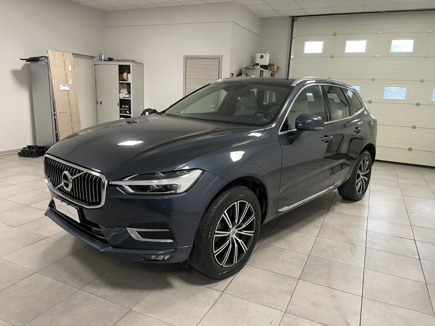 Volvo XC60 XC60 2.0 b4 Inscription Modrá - 1