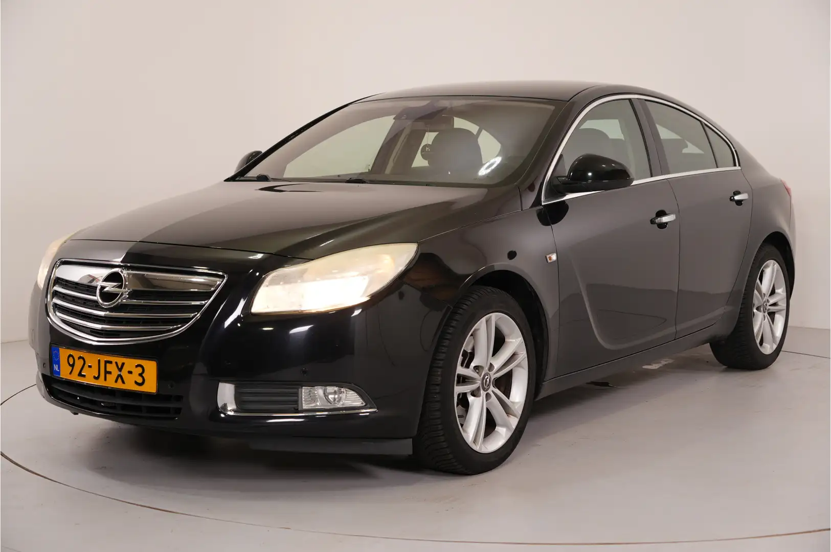 Opel Insignia 1.6 T Cosmo | Trekhaak | Cruise | Climate | Parrot Negro - 2