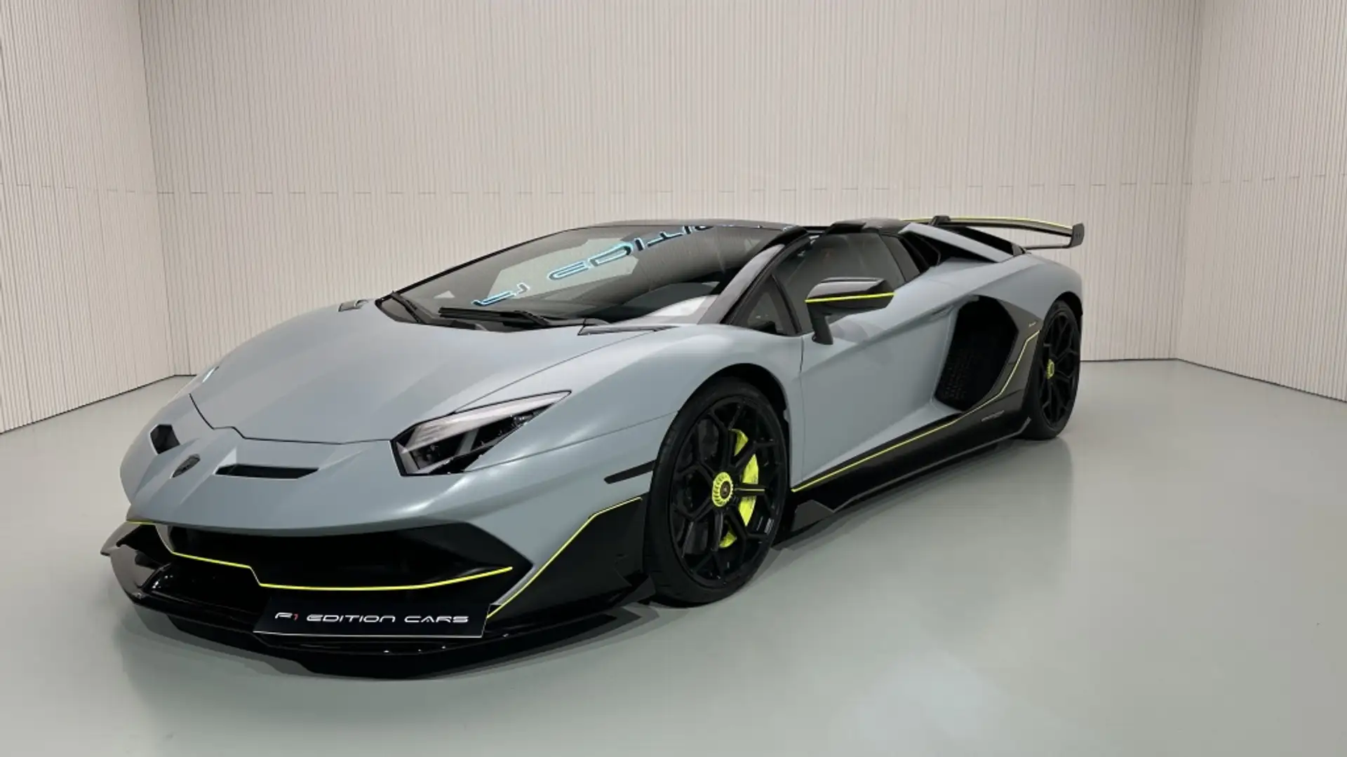 Lamborghini Aventador Roadster SVJ Gris - 2