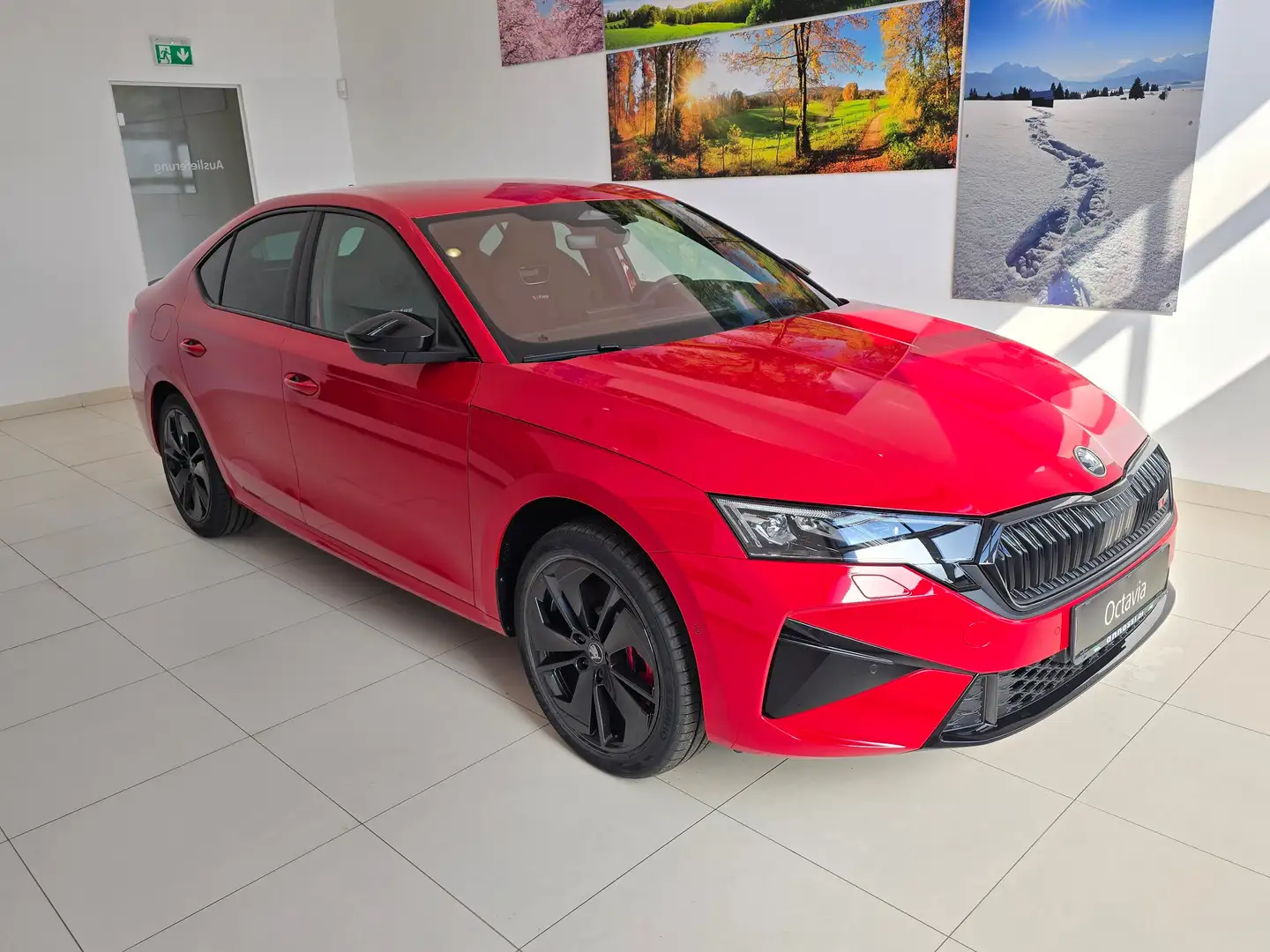 Skoda Octavia 2.0 TSI 195 kW RS Rot - 1