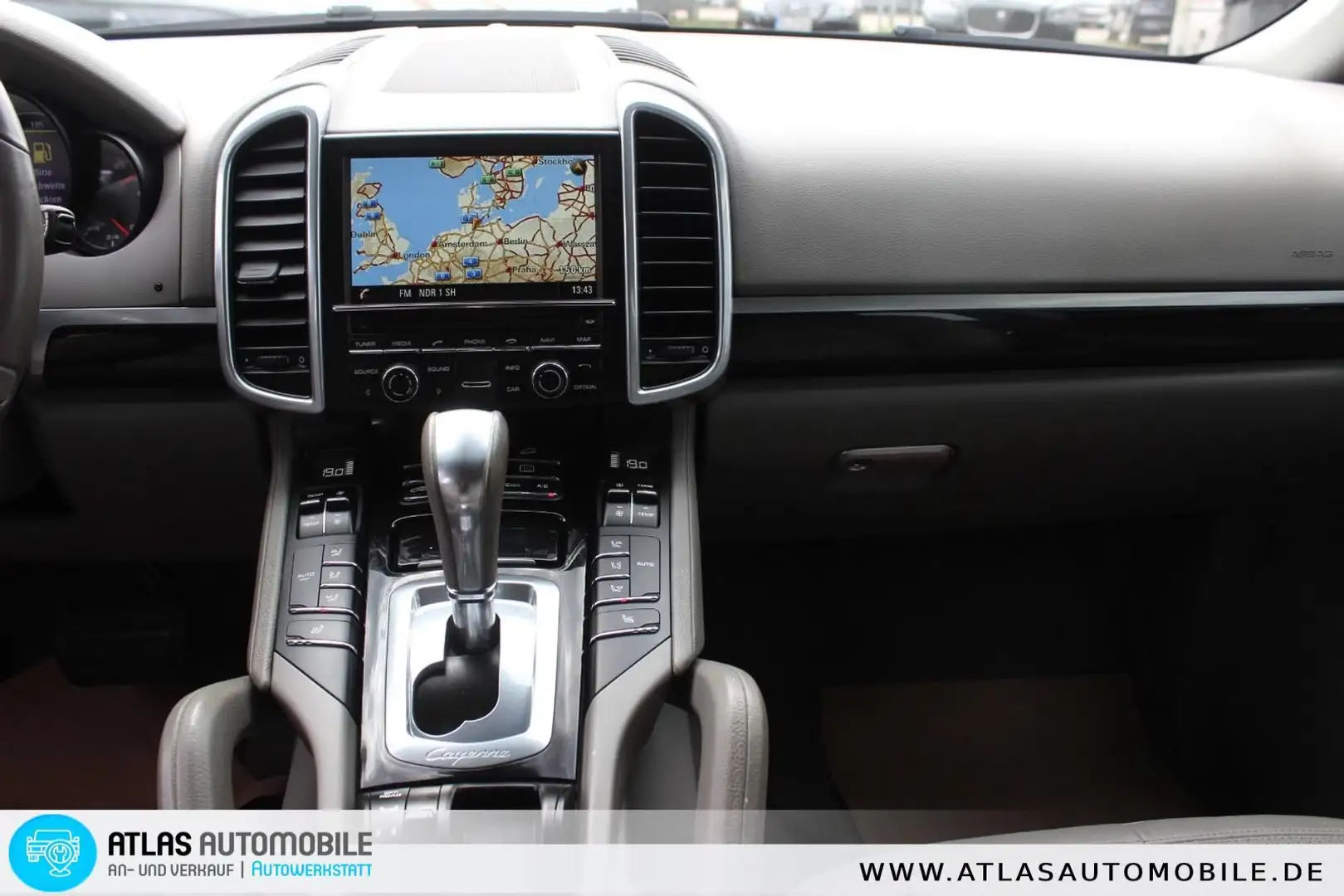 Porsche Cayenne Diesel LEDER+Deutsches Fahrzeug=Scheckhe Grau - 2