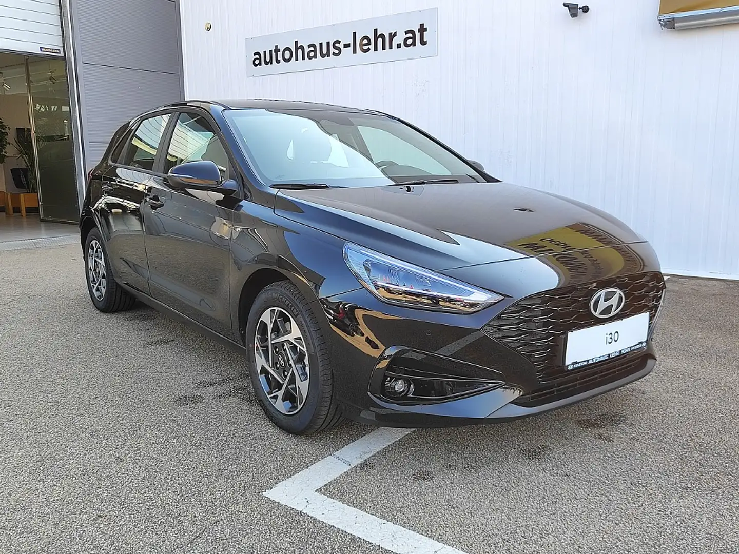 Hyundai i30 1,0 TGDI Go! Schwarz - 2