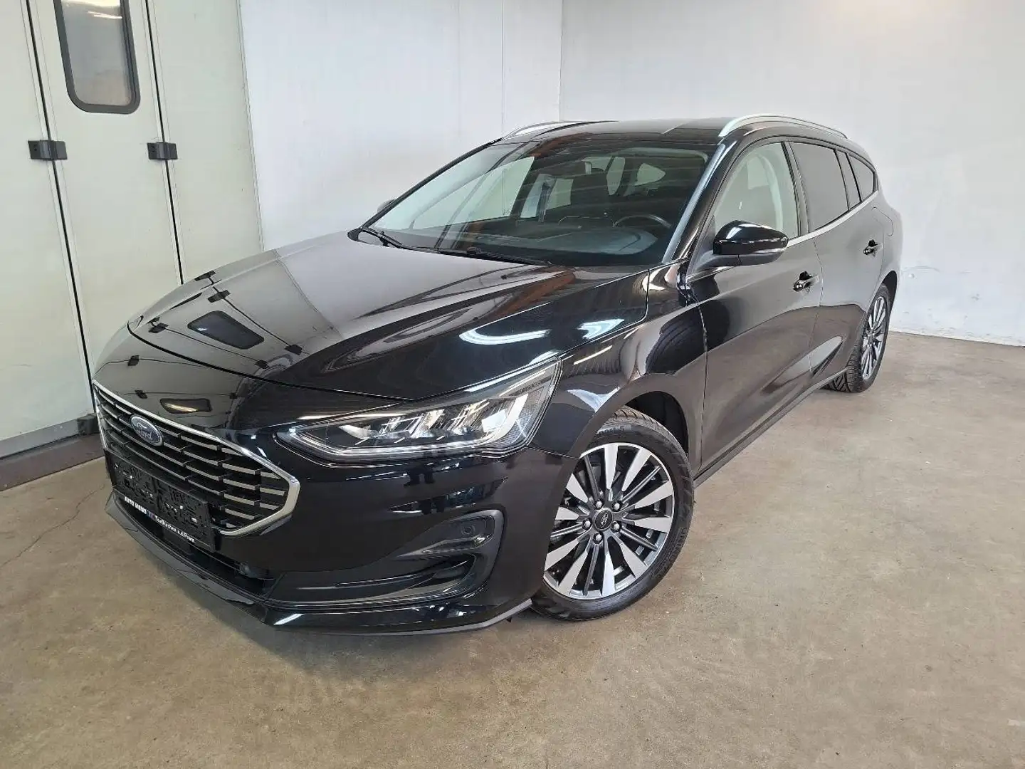 Ford Focus Kombi 1.5 EcoBlue Aut. Titanium X, AHK, Winter-Paket Schwarz - 1