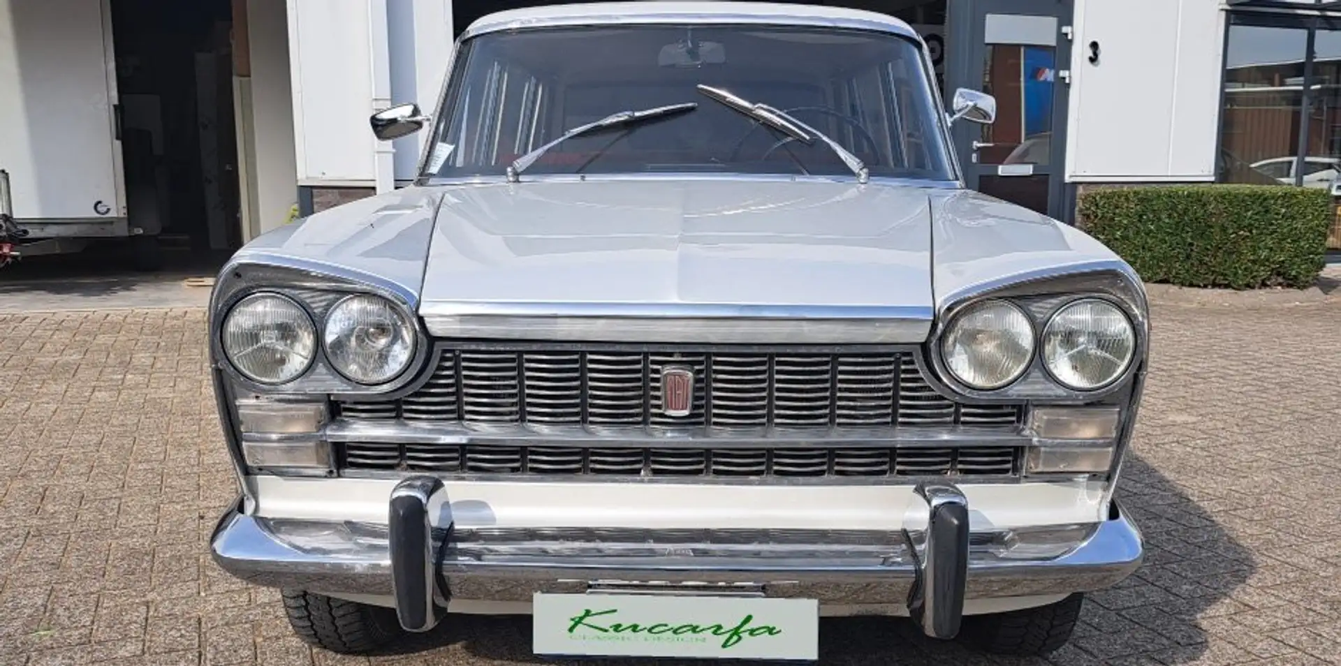 Fiat 2300 President Francis Lombardi Bílá - 2