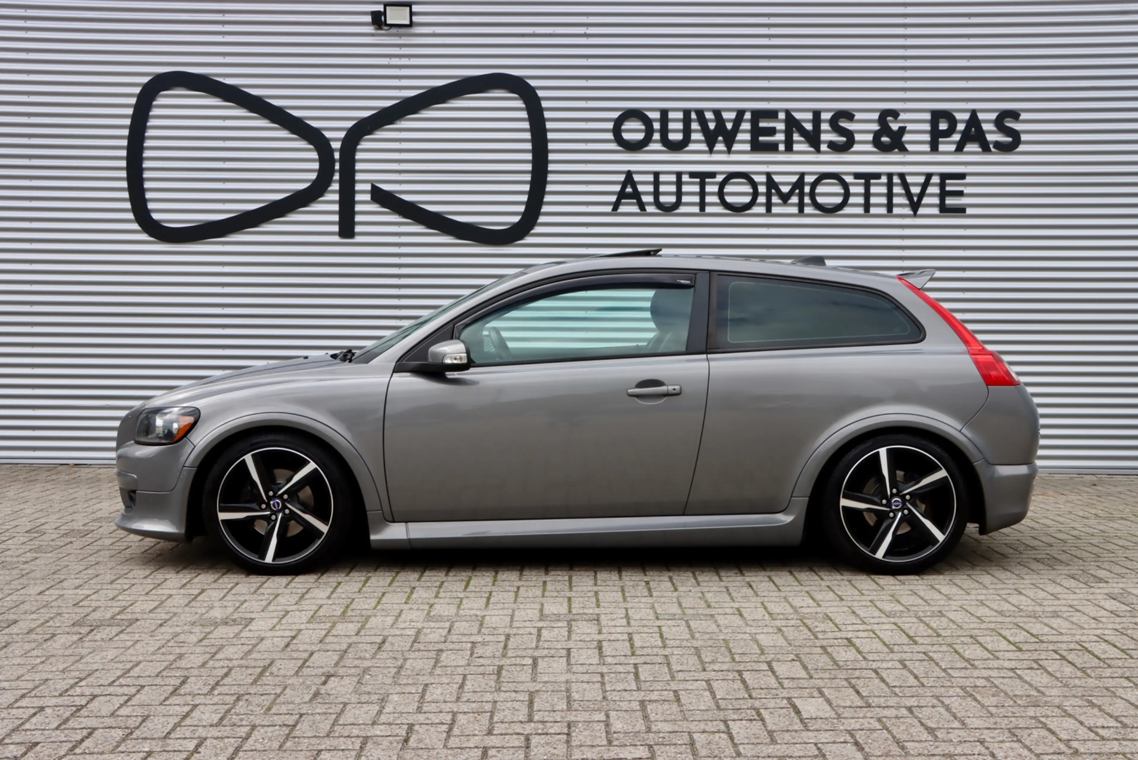 Volvo C30 2.5 T5 Momentum | R Design | Schuifdak | Nieuwe Ko — photo 2