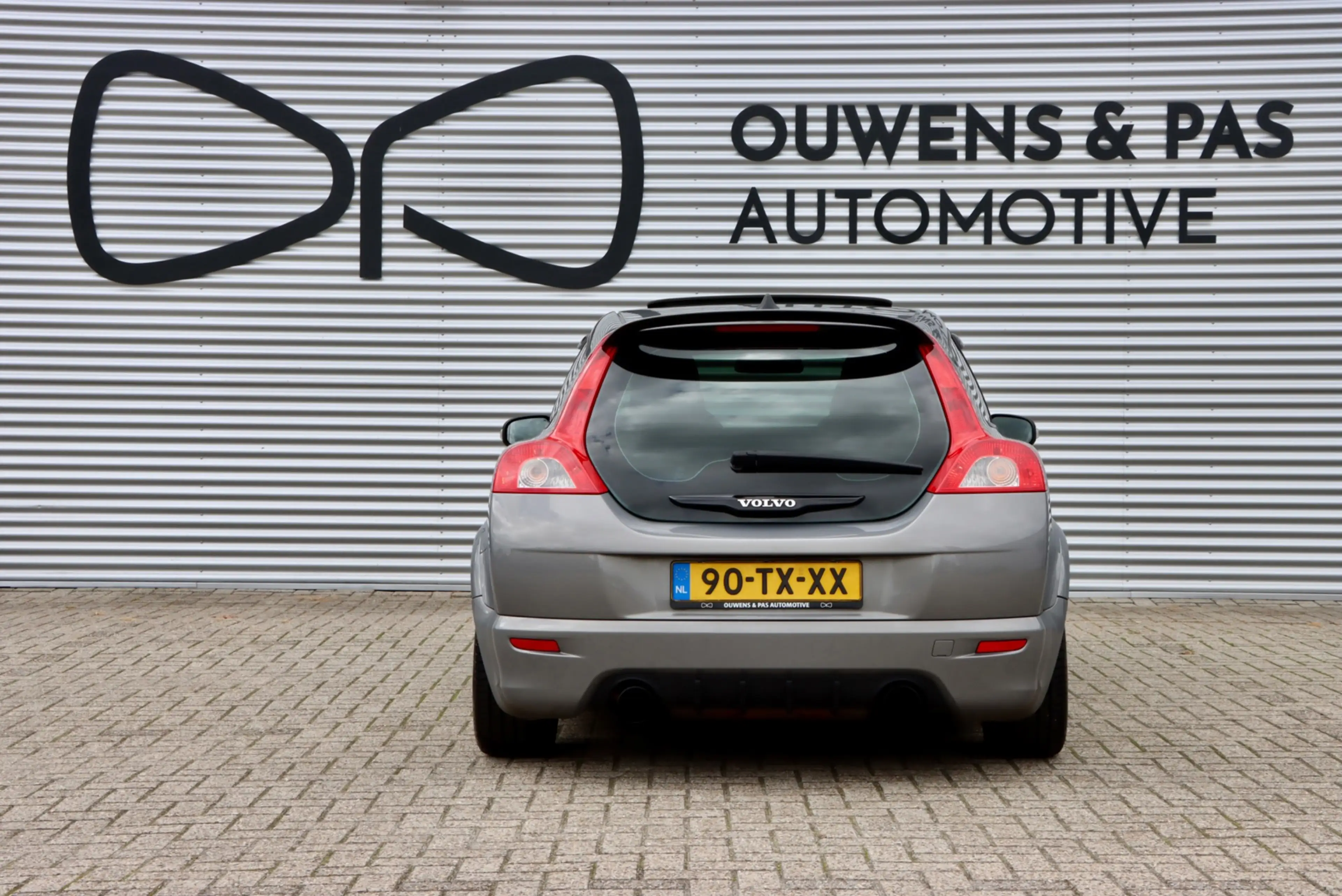 Volvo C30 2.5 T5 Momentum | R Design | Schuifdak | Nieuwe Ko — photo 5