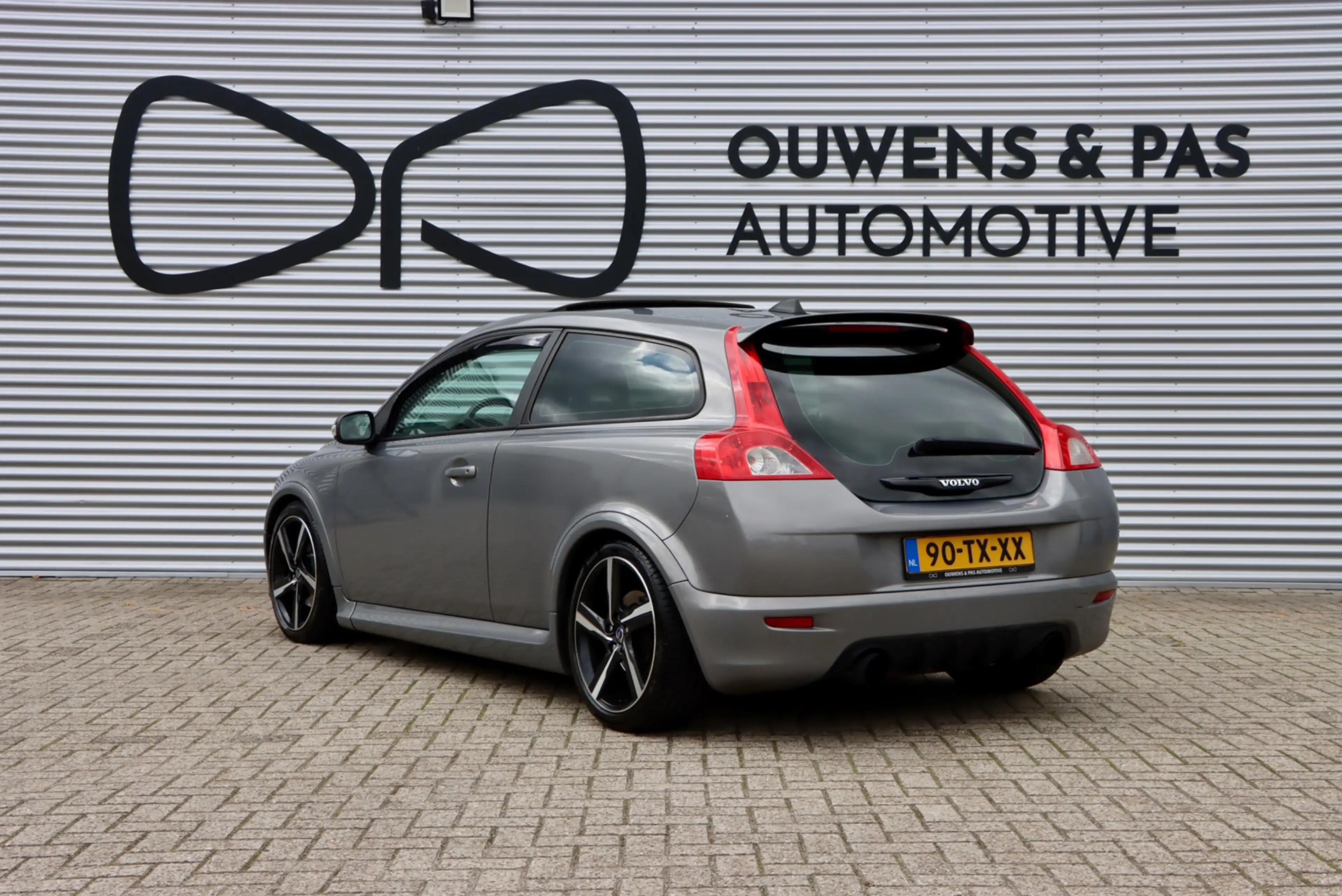Volvo C30 2.5 T5 Momentum | R Design | Schuifdak | Nieuwe Ko — photo 4