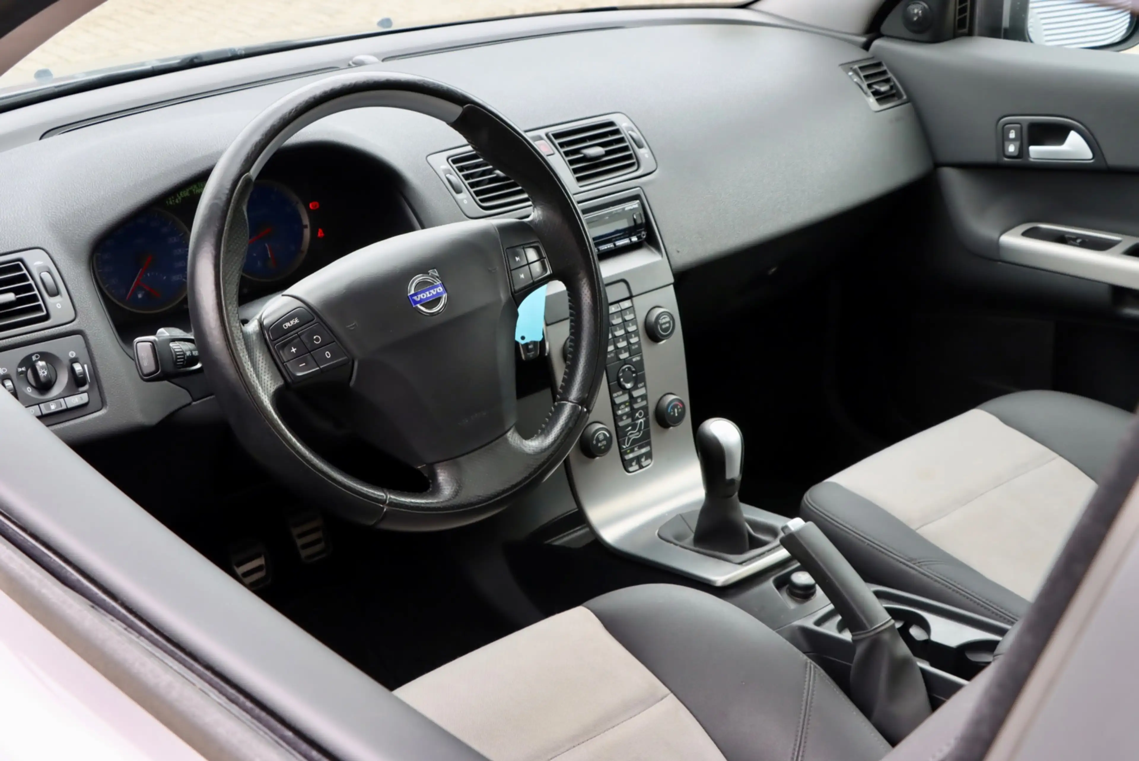 Volvo C30 2.5 T5 Momentum | R Design | Schuifdak | Nieuwe Ko — photo 16